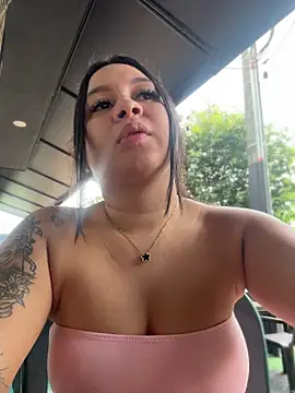 Pretty Isadora online show from 11/30/25, 05:36