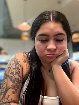 Pretty Isadora online show from 01/12/26, 11:09