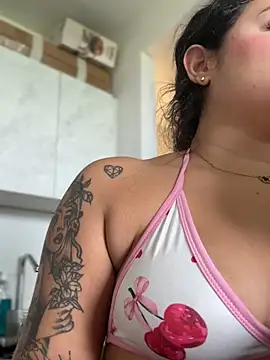 Pretty Isadora online show from 01/18/26, 03:48