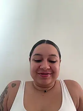 Snapshot of Pretty_Isadora chatting on 05/15/26, 08:40 Pretty Isadora online show from 05/15/26, 08:40