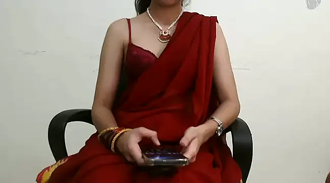 Snapshot of lololips chatting on 02/27/25, 06:20 lololips online show from 02/27/25, 06:20