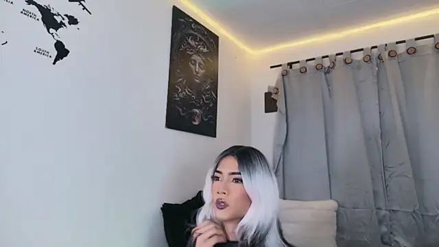 Snapshot of Stefhania_susej chatting on 11/13/25, 03:43 Stefhania susej online show from 11/13/25, 03:43