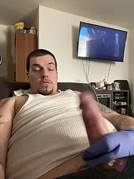Snapshot of joeycbigcock chatting on 02/24/25, 05:33 joeycbigcock online show from 02/24/25, 05:33