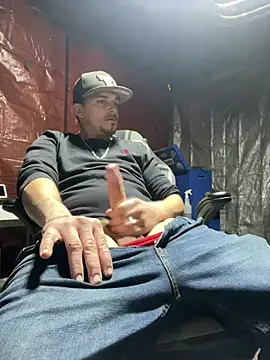 Snapshot of joeycbigcock chatting on 02/26/25, 04:05 joeycbigcock online show from 02/26/25, 04:05