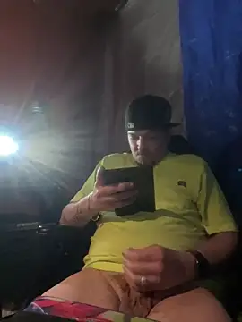 Snapshot of joeycbigcock chatting on 03/19/25, 12:48 joeycbigcock online show from 03/19/25, 12:48