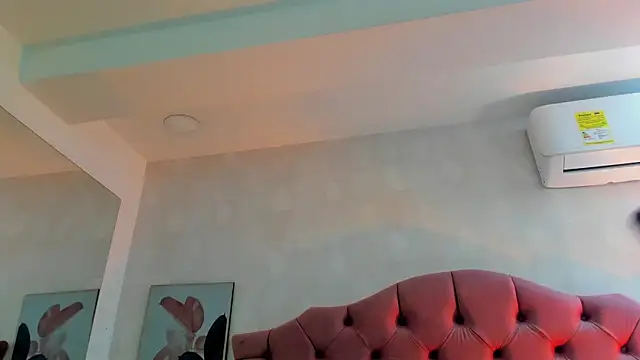 ThyaraJhons online show from 04/13/26, 11:58