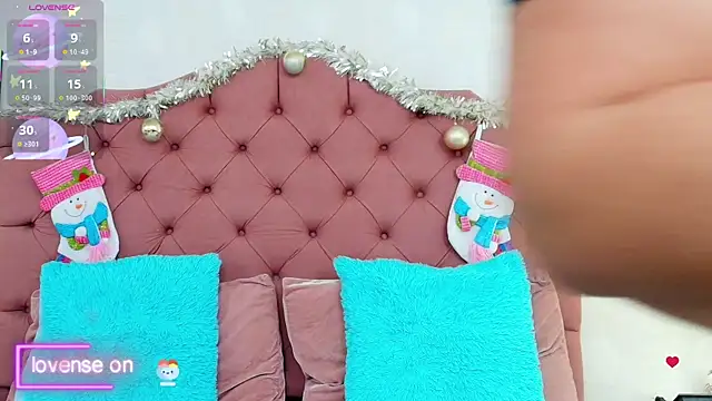 Snapshot of ThyaraJhons chatting on 12/16/25, 11:58 ThyaraJhons online show from 12/16/25, 11:58