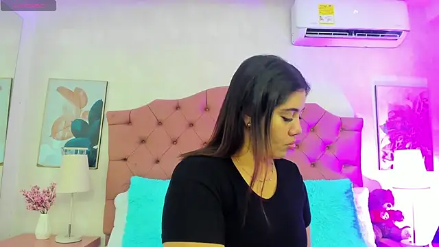 ThyaraJhons online show from 04/25/26, 11:57