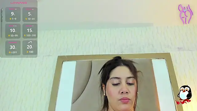 Snapshot of ThyaraJhons chatting on 02/27/25, 12:12 ThyaraJhons online show from 02/27/25, 12:12