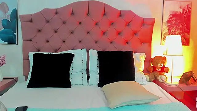 ThyaraJhons online show from 04/10/26, 12:01