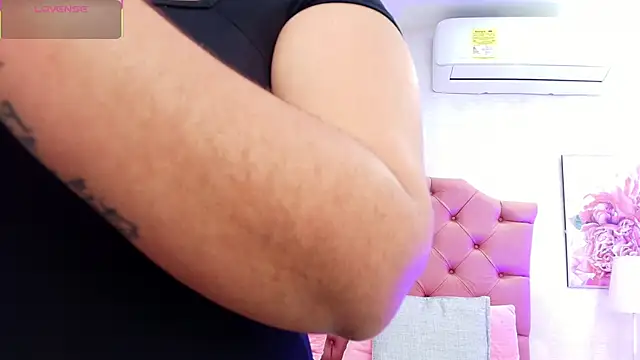 Snapshot of ThyaraJhons chatting on 11/04/25, 11:58 ThyaraJhons online show from 11/04/25, 11:58