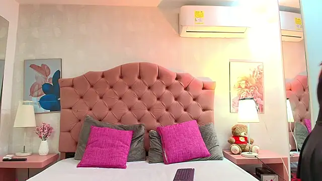 ThyaraJhons online show from 03/07/26, 11:49