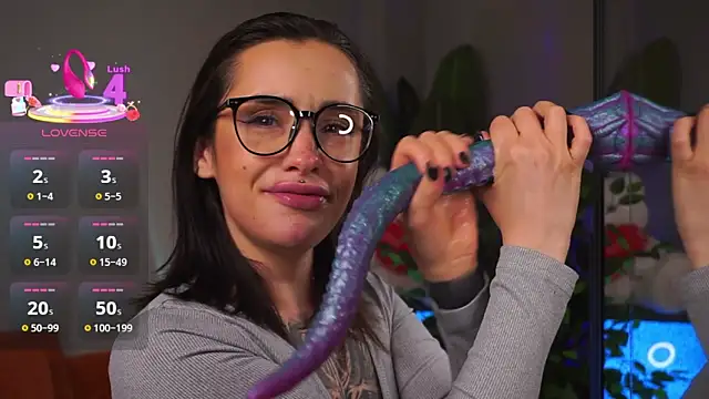 EvaCanton online show from 12/14/25, 03:46