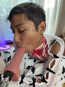 alejo cute online show from 04/18/26, 04:42