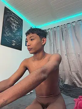 Snapshot of alejo_cute chatting on 07/11/26, 12:05 alejo cute online show from 07/11/26, 12:05