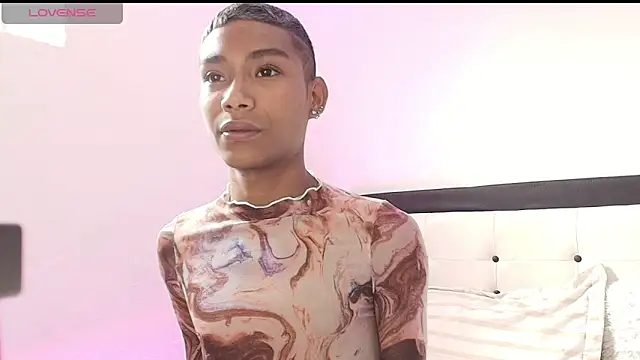 Snapshot of alejo_cute chatting on 02/01/25, 01:51 alejo cute online show from 02/01/25, 01:51