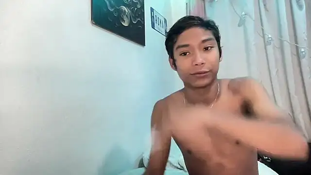 Snapshot of alejo_cute chatting on 06/17/26, 01:21 alejo cute online show from 06/17/26, 01:21