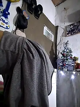 The-quee22 online show from 12/19/25, 01:20