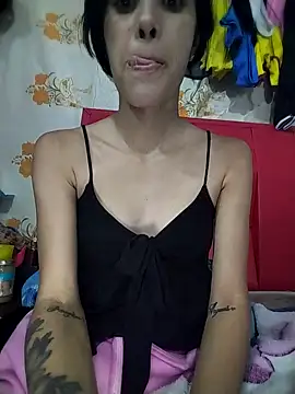 Snapshot of The-quee22 chatting on 10/01/25, 03:44 The-quee22 online show from 10/01/25, 03:44