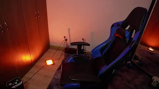 tay ler3 online show from 12/19/25, 11:18