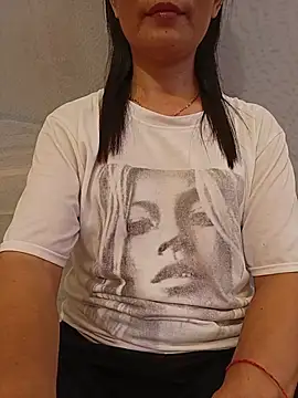 Snapshot of Asian_girl13 chatting on 06/19/26, 12:27 Asian girl13 online show from 06/19/26, 12:27