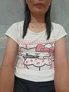 Snapshot of Asian_girl13 chatting on 07/01/26, 02:06 Asian girl13 online show from 07/01/26, 02:06