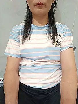 Snapshot of Asian_girl13 chatting on 07/14/26, 01:39 Asian girl13 online show from 07/14/26, 01:39