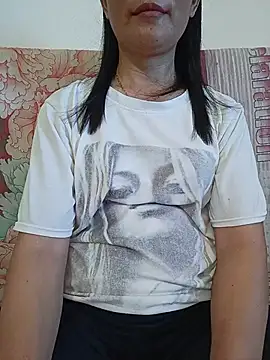 Snapshot of Asian_girl13 chatting on 05/24/26, 02:44 Asian girl13 online show from 05/24/26, 02:44