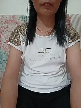 Snapshot of Asian_girl13 chatting on 06/01/26, 02:17 Asian girl13 online show from 06/01/26, 02:17