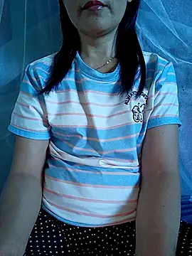Snapshot of Asian_girl13 chatting on 07/11/26, 08:14 Asian girl13 online show from 07/11/26, 08:14