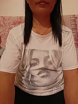 Snapshot of Asian_girl13 chatting on 05/31/26, 02:56 Asian girl13 online show from 05/31/26, 02:56