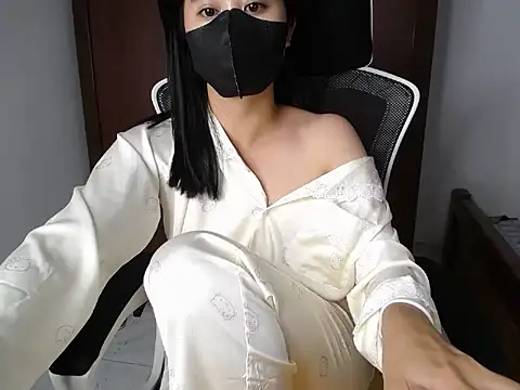 Lunobaby 204 online show from 10/24/25, 09:47