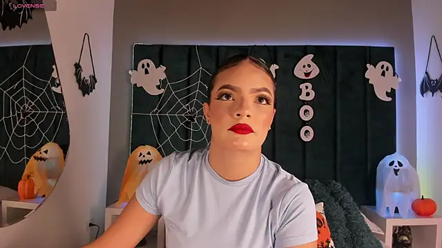 IsabellaGrey19 online show from 10/15/25, 07:22
