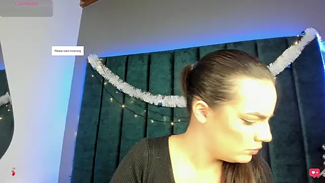 Snapshot of IsabellaGrey19 chatting on 12/22/25, 07:25 IsabellaGrey19 online show from 12/22/25, 07:25
