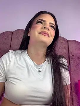 Snapshot of IsabellaGrey19 chatting on 02/19/26, 07:33 IsabellaGrey19 online show from 02/19/26, 07:33