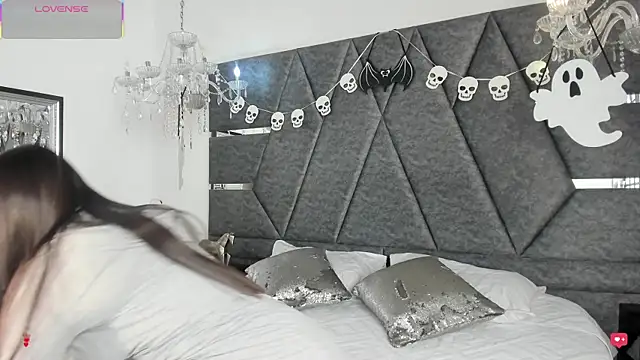 IsabellaGrey19 online show from 10/26/25, 07:14