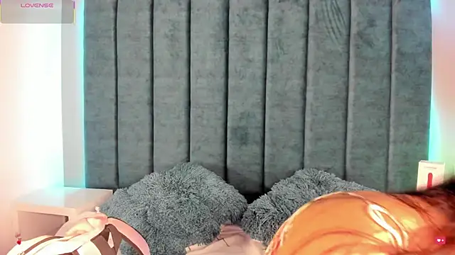 IsabellaGrey19 online show from 11/08/25, 07:28