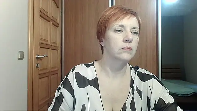 LoraLoraMay online show from 05/19/26, 06:15