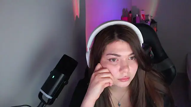 helengilmor online show from 04/07/26, 05:26