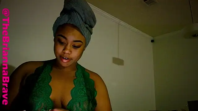 BriannaBrave online show from 12/23/25, 03:50