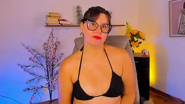 Snapshot of Chanelll_Taylorr_ chatting on 06/03/26, 02:33 Chanelll Taylorr online show from 06/03/26, 02:33