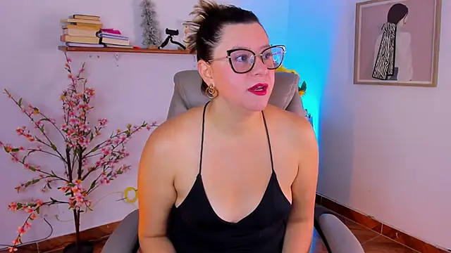 Snapshot of Chanelll_Taylorr_ chatting on 06/11/26, 10:23 Chanelll Taylorr online show from 06/11/26, 10:23