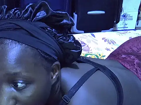 Snapshot of Adaline-Paris chatting on 12/20/25, 08:39 Adaline-Paris online show from 12/20/25, 08:39