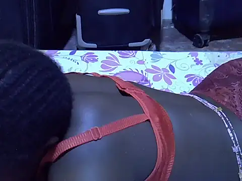 Adaline-Paris online show from 10/26/25, 08:15