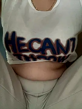 Snapshot of Milk_Mom99 chatting on 11/18/25, 06:39 Milk Mom99 online show from 11/18/25, 06:39