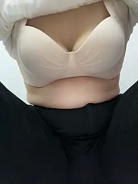 Snapshot of Milk_Mom99 chatting on 03/08/26, 09:56 Milk Mom99 online show from 03/08/26, 09:56