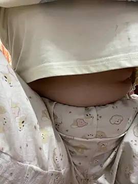 Snapshot of Milk_Mom99 chatting on 03/14/26, 12:05 Milk Mom99 online show from 03/14/26, 12:05