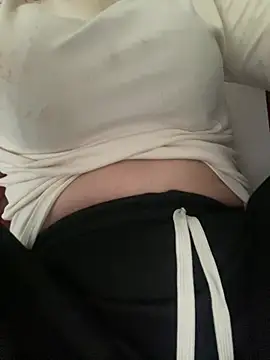 Snapshot of Milk_Mom99 chatting on 03/05/26, 07:49 Milk Mom99 online show from 03/05/26, 07:49