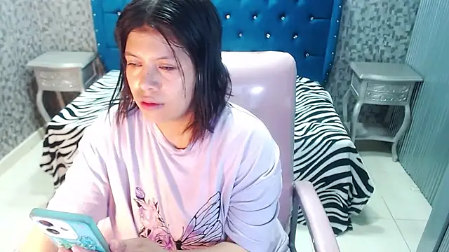 CurvyJulieth online show from 09/23/25, 05:03