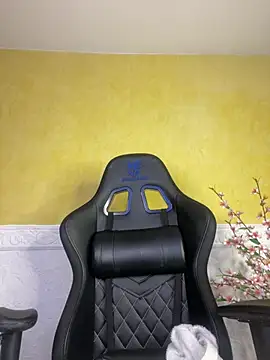 Snapshot of Lau_Beauty chatting on 02/08/25, 06:01 Lau Beauty online show from 02/08/25, 06:01